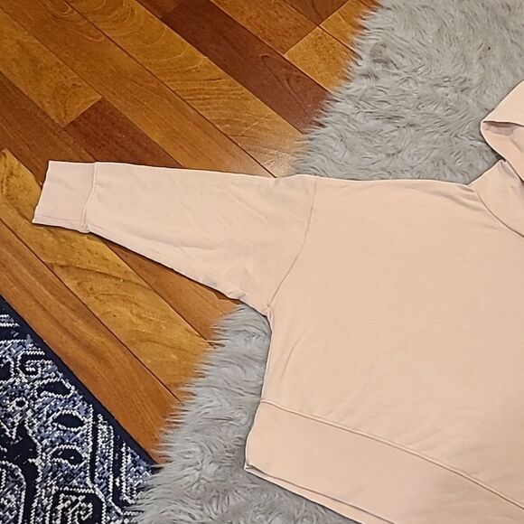 Yummy sweater co light pink soft polyester stretch oversized cropped sweatshirt‎ - Picture 2 of 5